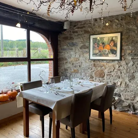 La Trouvaille Bed & Breakfast *